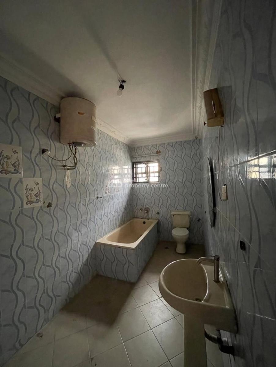 Spacious 5 Bedroom Semi Detached Duplex, Lekki Phase 1, Lekki, Lagos, Flat / Apartment for Rent