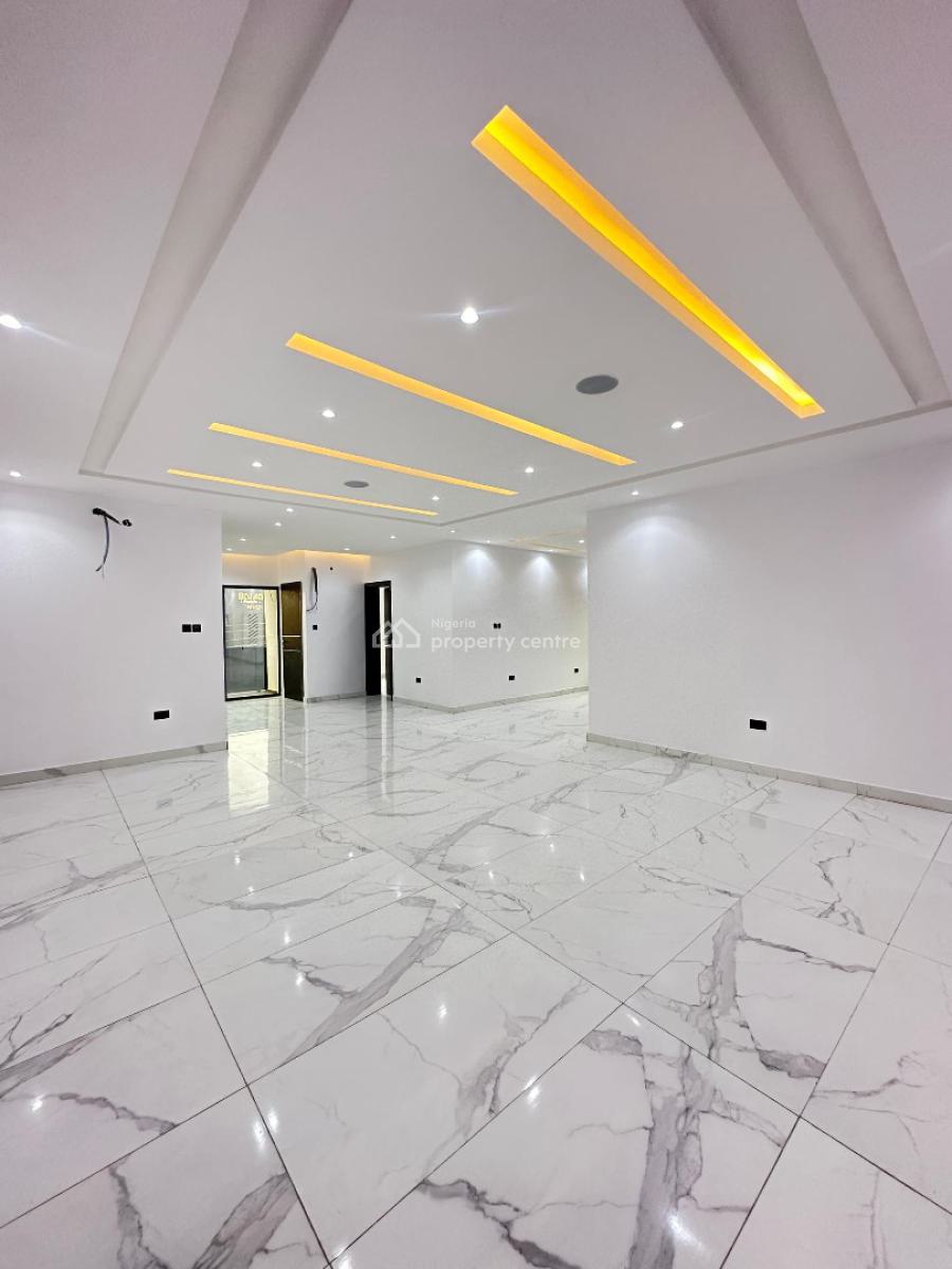 Spacious 3 Bedroom Apartment with an Elevator, Lekki Phase 1, Lekki, Lagos, Flat / Apartment for Sale