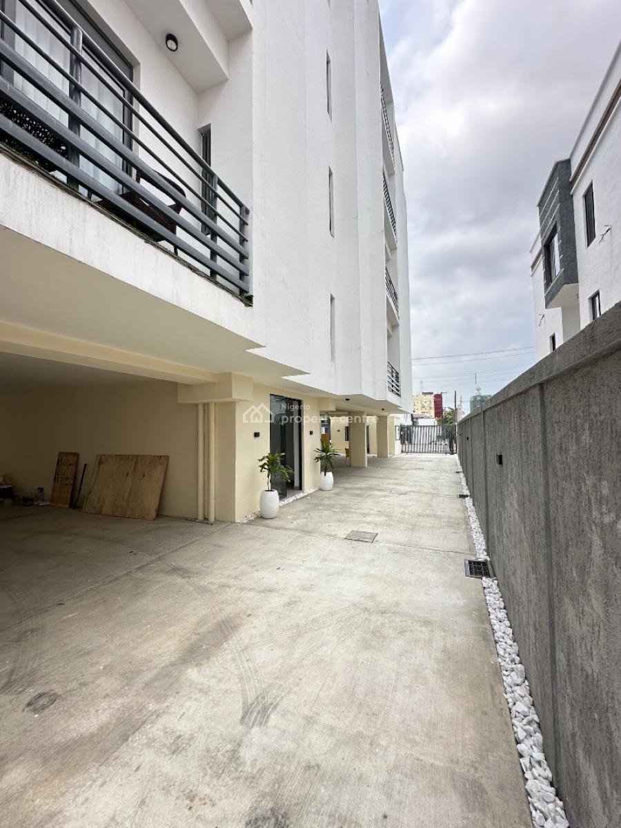 Spacious and Most Affordable 3 Bedroom Apartment with Rooftop Pool, Lekki Phase 1, Lekki, Lagos, Flat / Apartment for Sale