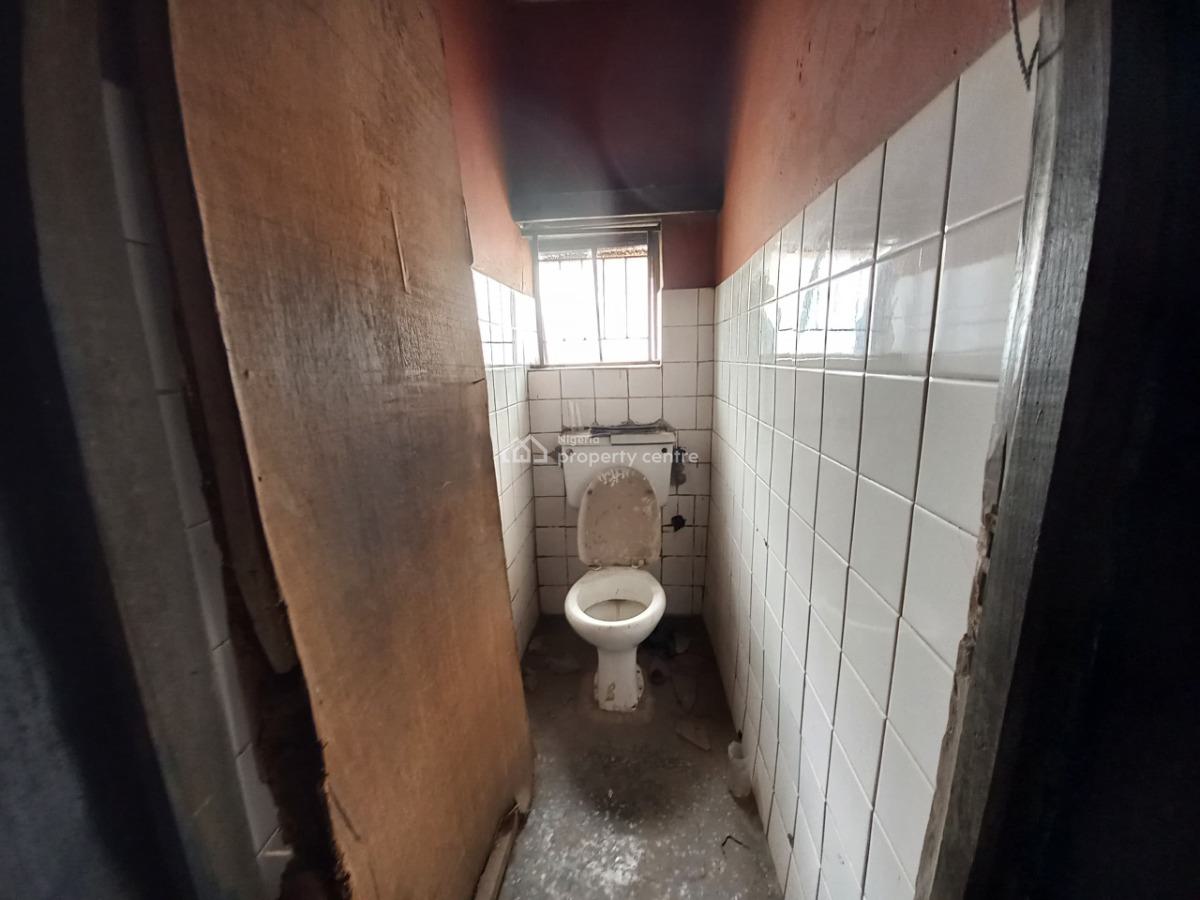 Vacant Block of 4 Units of 3 Bedroom Apartment, Fadeyi, Shomolu, Lagos, Block of Flats for Sale