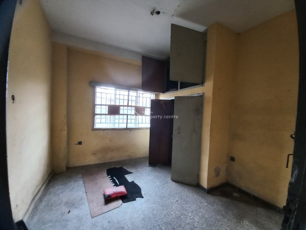 Vacant Block of 4 Units of 3 Bedroom Apartment, Fadeyi, Shomolu, Lagos, Block of Flats for Sale