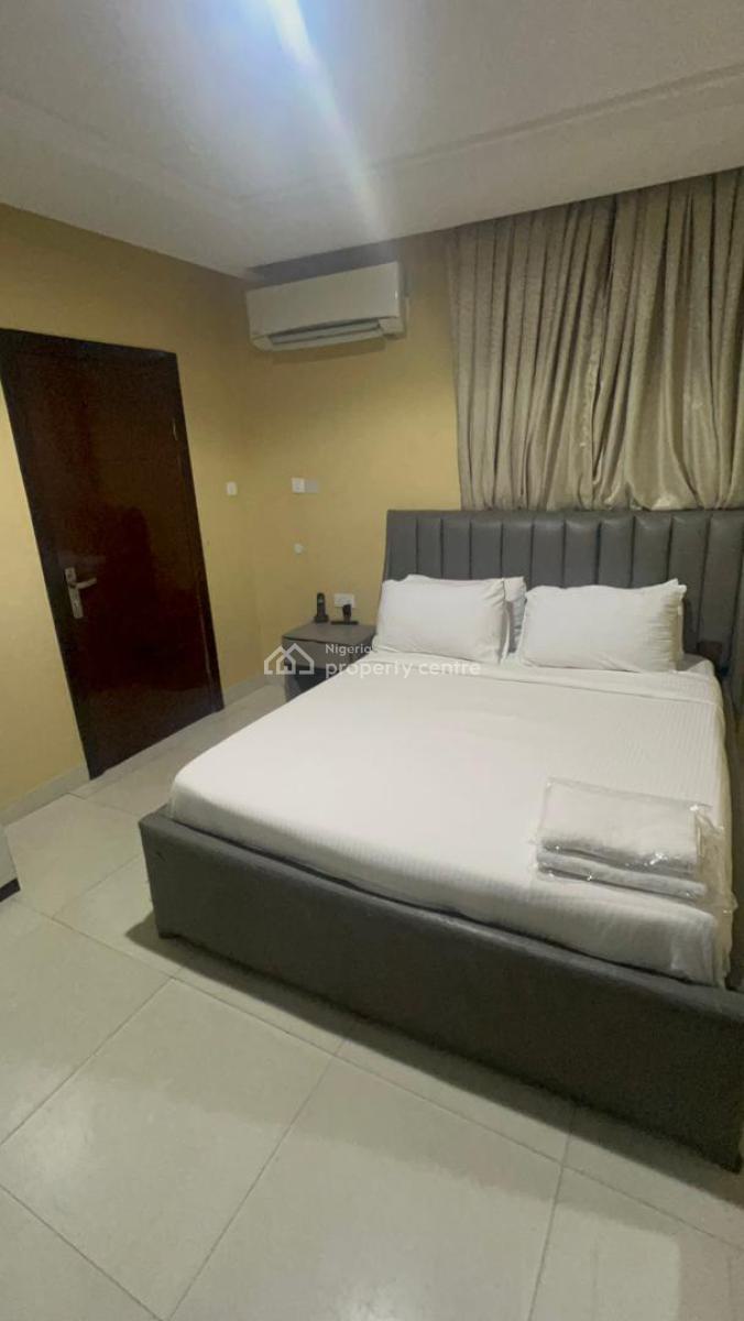 Luxury 10-room Building Sitting on 1,000sqm, Victoria Island (vi), Lagos, Flat / Apartment for Rent