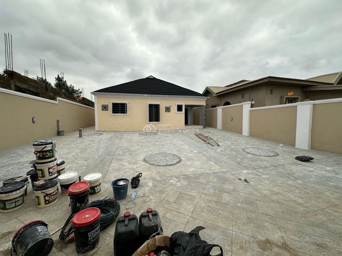 Newly Built Modern 3 Bedroom Bungalow+room Bq & Security Post, Newly Built Modern 3 Bedroom Bungalow+room Bq & Security Post, Ibadan, Oyo, Detached Bungalow for Sale