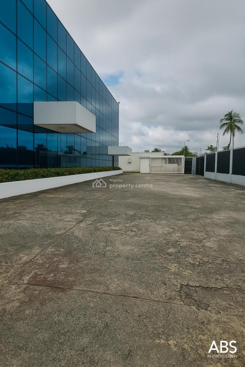 18 Residential Units with Bq in a Residential Building on 2000 Sqm, Nested Neighborhood, Victoria Island (vi), Lagos, Flat / Apartment for Rent