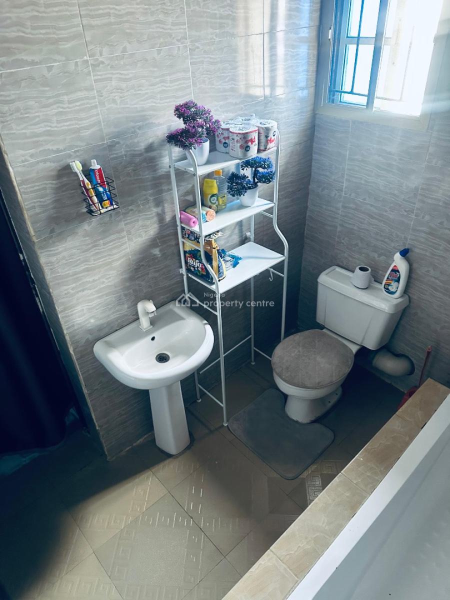 Semi Master Bedroom in a Secured  Environment, Orchid Road Cooplag Estate, Lekki, Lagos, Flat / Apartment for Rent