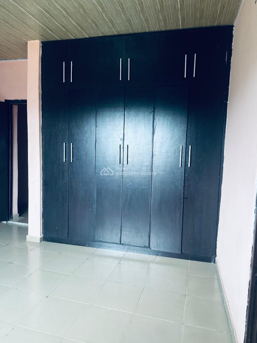 Semi Master Bedroom in a Secured  Environment, Orchid Road Cooplag Estate, Lekki, Lagos, Flat / Apartment for Rent
