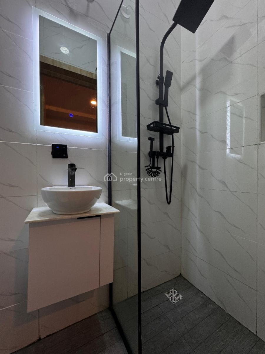 Luxury 1 Bedroom Apartment with Ps5, Ologolo, Lekki, Lagos, Mini Flat (room and Parlour) Short Let
