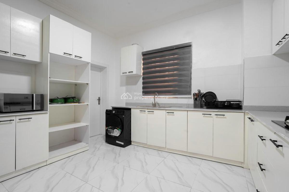 Cute 2 Bedrooms Apartment + Ps5 + Snooker + Board Games + Guitar + Power Bike, Meadow Hall Way, Ikate, Lekki, Lagos, Flat / Apartment Short Let