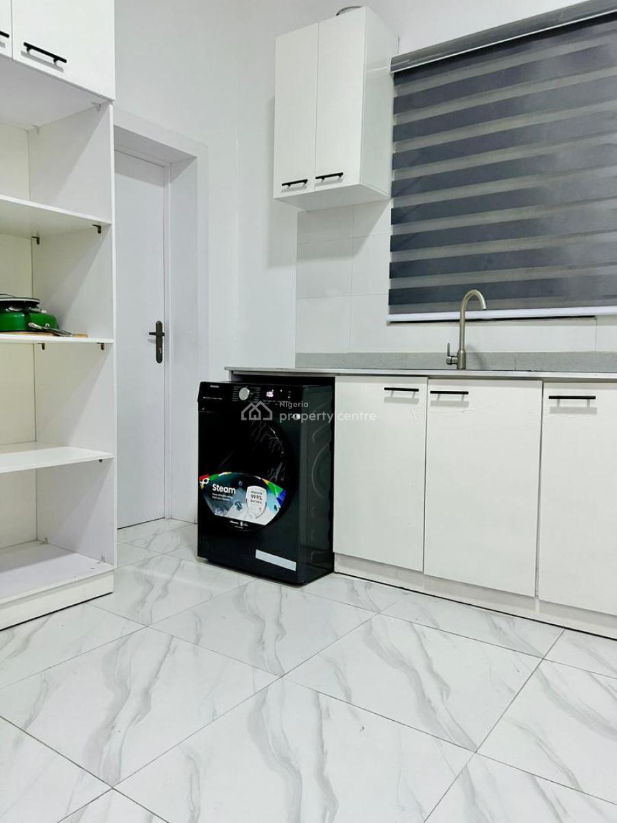 Cute 2 Bedrooms Apartment + Ps5 + Snooker + Board Games + Guitar + Power Bike, Meadow Hall Way, Ikate, Lekki, Lagos, Flat / Apartment Short Let