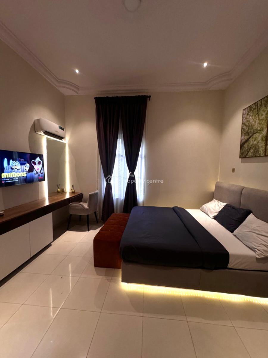 Luxurious Two Bedroom Apartment+ Pool +ps5, Lekki Phase 1, Lekki, Lagos, Flat / Apartment Short Let