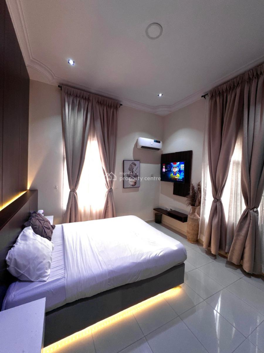 Luxurious Two Bedroom Apartment+ Pool +ps5, Lekki Phase 1, Lekki, Lagos, Flat / Apartment Short Let