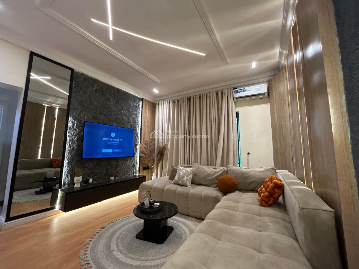 Luxurious and Spacious 1 Bedroom Apartment in a Secured Estate with Ps, Lekki Phase 1, Lekki, Lagos, Flat / Apartment Short Let
