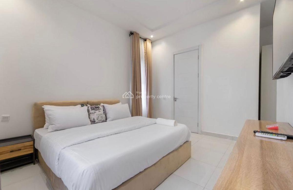 Book This Luxurious and Cozy 3 Bedroom Apartment, Atlantis 3 Estate,, Ologolo, Lekki, Lagos, Flat / Apartment Short Let