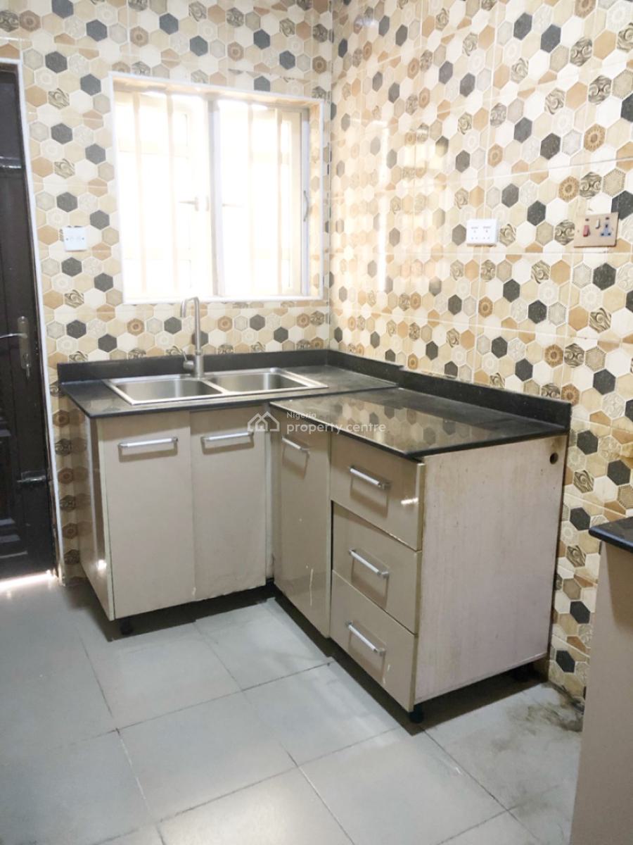 Luxury 3 Bedroom Flat, Gra Phase 1, Magodo, Lagos, Flat / Apartment for Rent