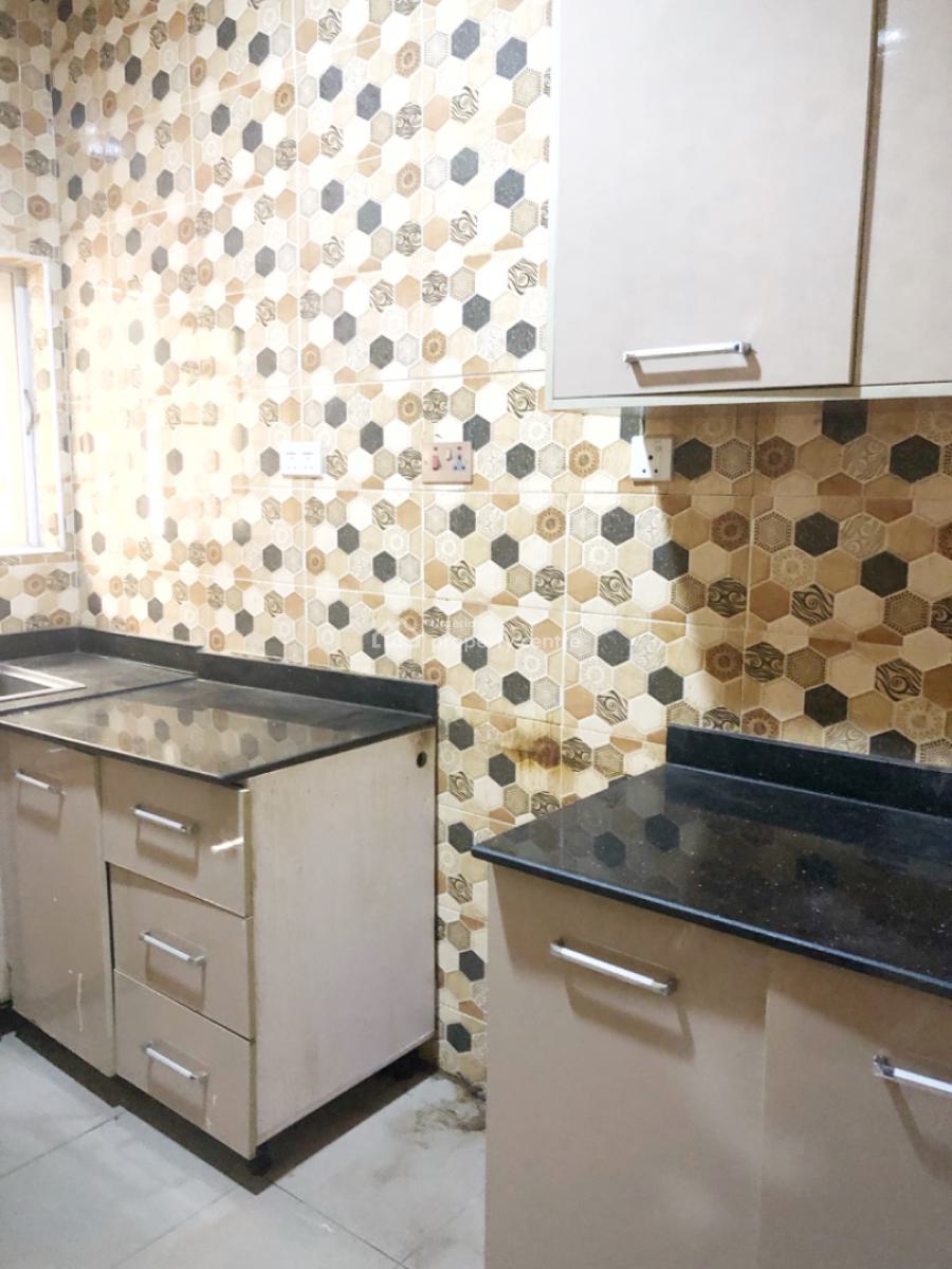 Luxury 3 Bedroom Flat, Gra Phase 1, Magodo, Lagos, Flat / Apartment for Rent