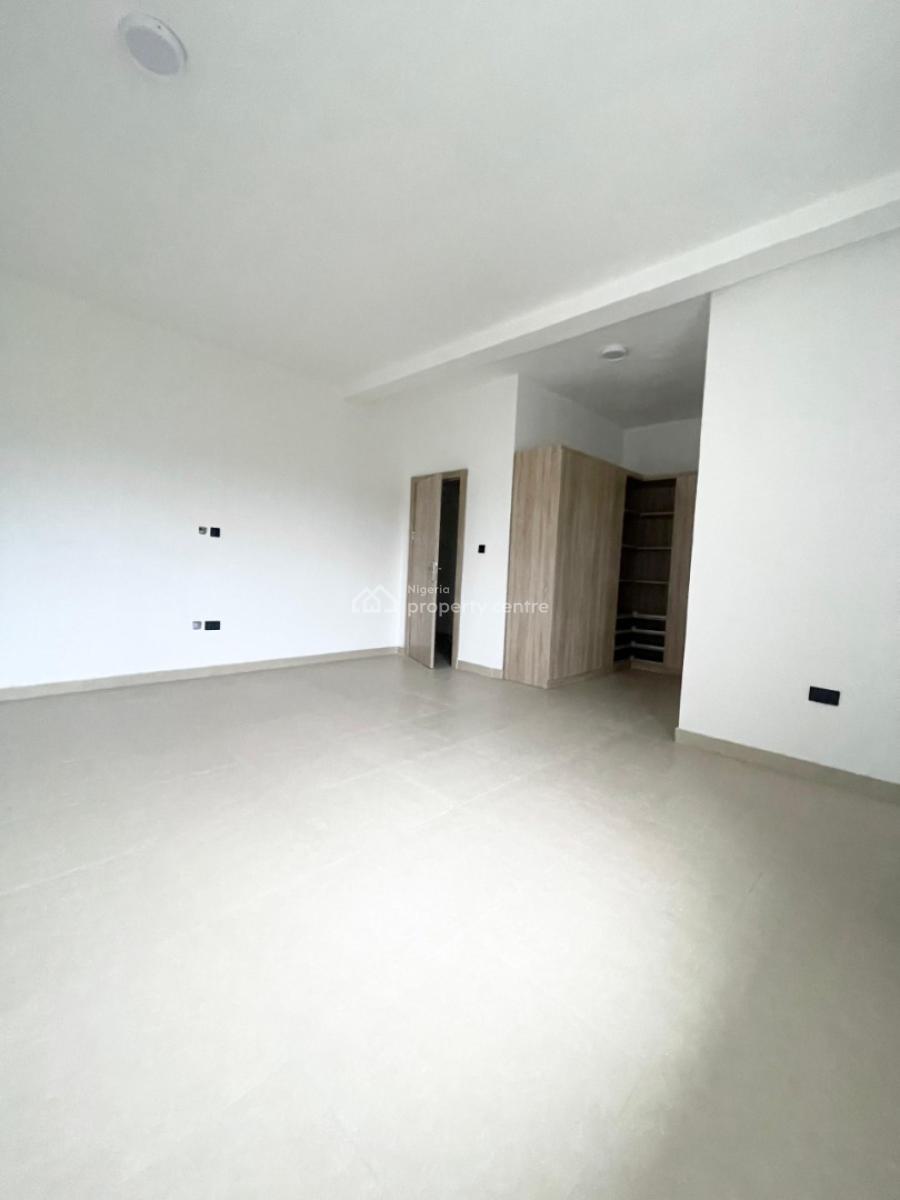Three Bedroom Apartment, Ilaje, Ajah, Lagos, Block of Flats for Sale