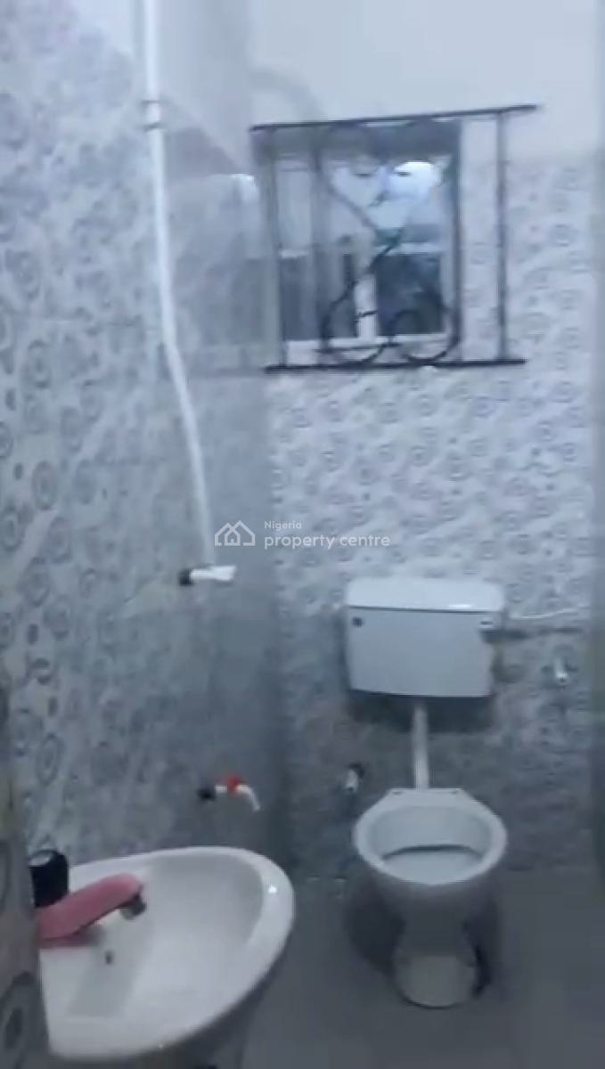 Lovely 2 Bedroom Apartment, Off Akilo Road, Ogba, Ikeja, Lagos, Flat / Apartment for Rent