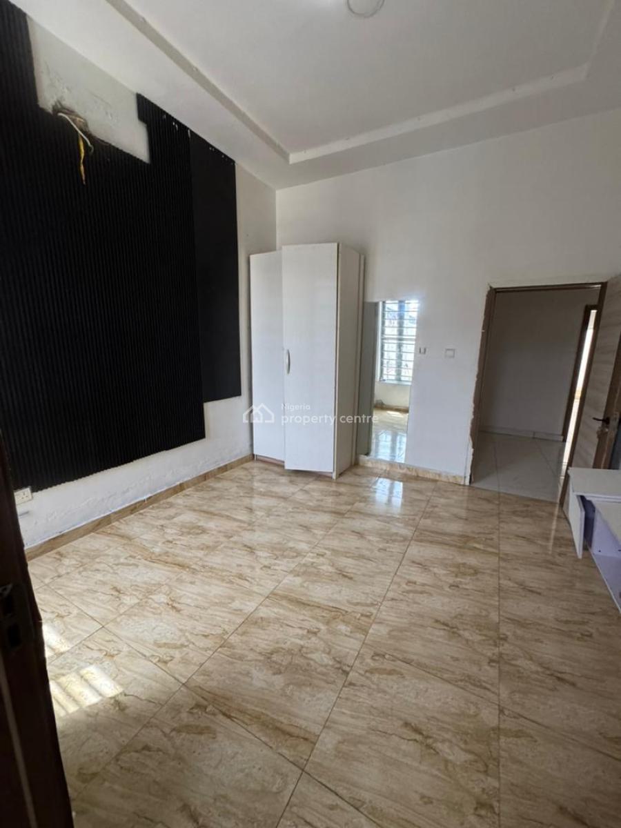 Very Big Semi Master Bedroom, Van Daniels Estate, Orchid, Lekki, Lagos, Self Contain (single Rooms) for Rent