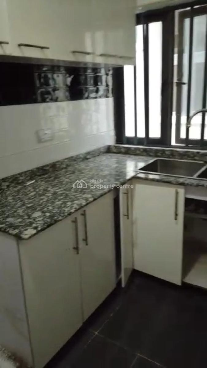 Spacious 3brm Flat Apartment, Chisco Ikate Lekki, Lekki, Lagos, Flat / Apartment for Rent
