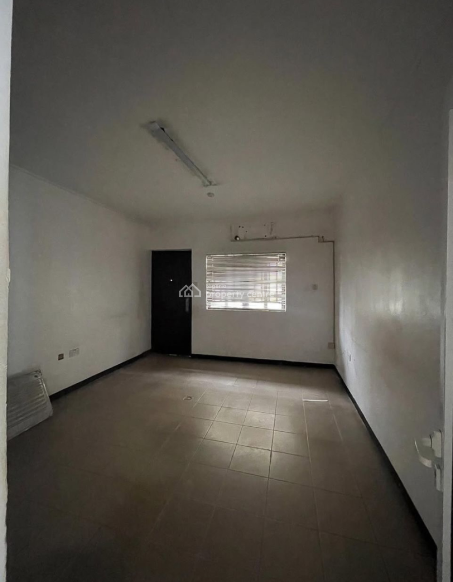 Commercial 5bedroom  Duplex with Bq at Lekki Phase 1, Lekki Phase 1 By Bis, Lekki Phase 1, Lekki, Lagos, Semi-detached Duplex for Rent