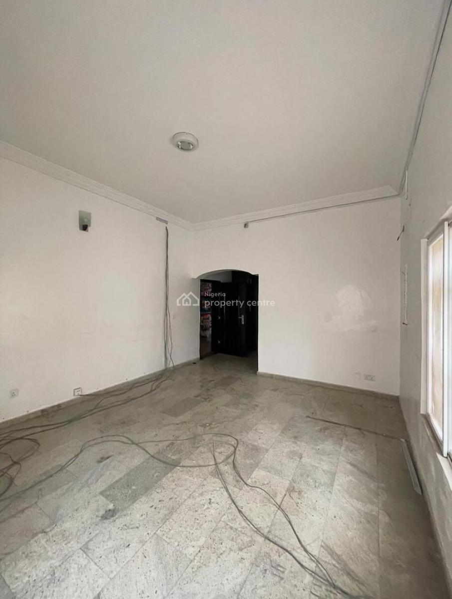 Maintained and Spacious 4 Bedroom Semi Detached Duplex with Bq, Lekki Phase 1, Lekki, Lagos, Semi-detached Duplex for Rent