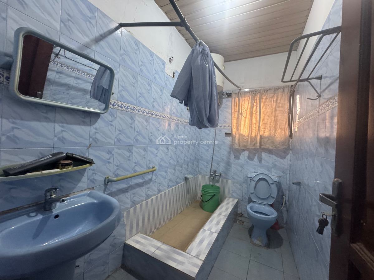 Well Built 5bedroom Duplex, Secured Close, Omole Phase 1, Ikeja, Lagos, Semi-detached Duplex for Sale
