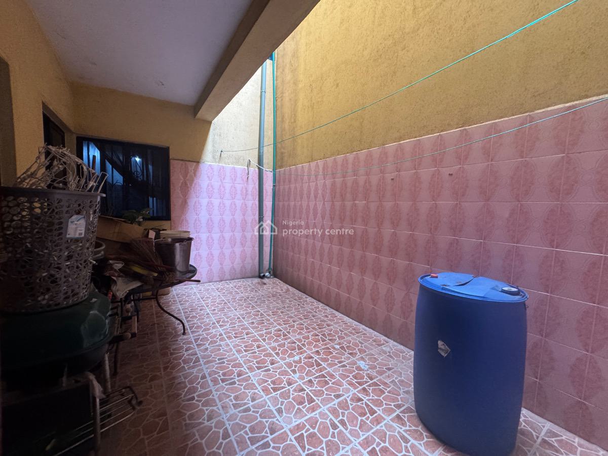 Well Built 5bedroom Duplex, Secured Close, Omole Phase 1, Ikeja, Lagos, Semi-detached Duplex for Sale