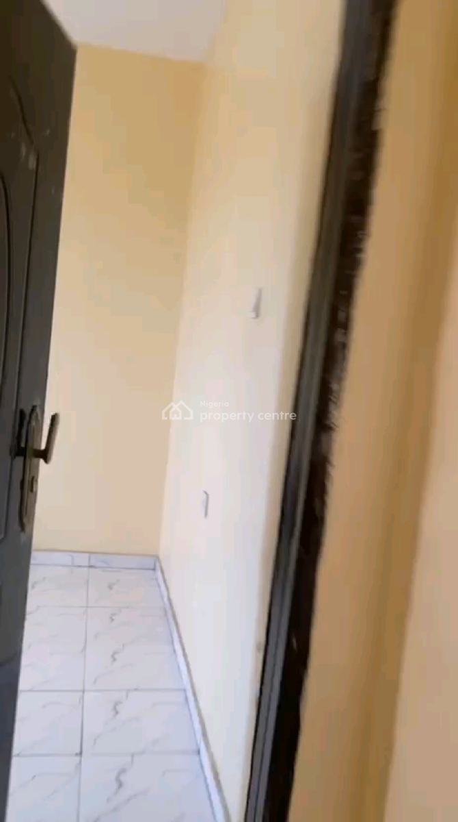 Luxury 2bedroom Flat with All Modern Facilities Fenced Round with Gate, Ogudu Road, Ogudu, Lagos, Flat / Apartment for Rent