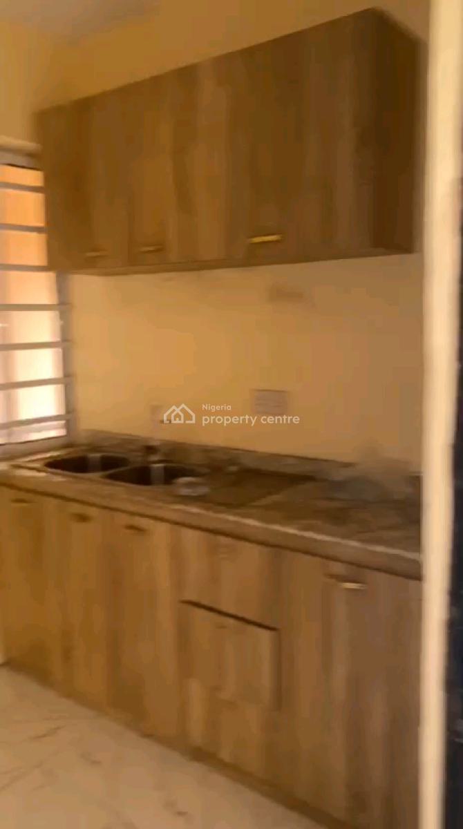 Luxury 2bedroom Flat with All Modern Facilities Fenced Round with Gate, Ogudu Road, Ogudu, Lagos, Flat / Apartment for Rent