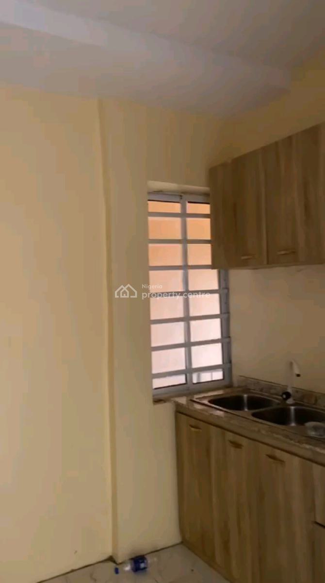 Luxury 2bedroom Flat with All Modern Facilities Fenced Round with Gate, Ogudu Road, Ogudu, Lagos, Flat / Apartment for Rent