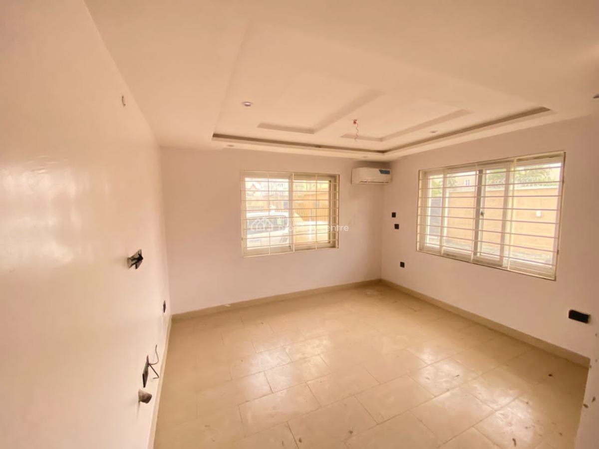 Luxury 3 Bedroom Apartment with Bq and Good Fittings, Lekki Phase 1, Lekki, Lagos, Flat / Apartment for Rent