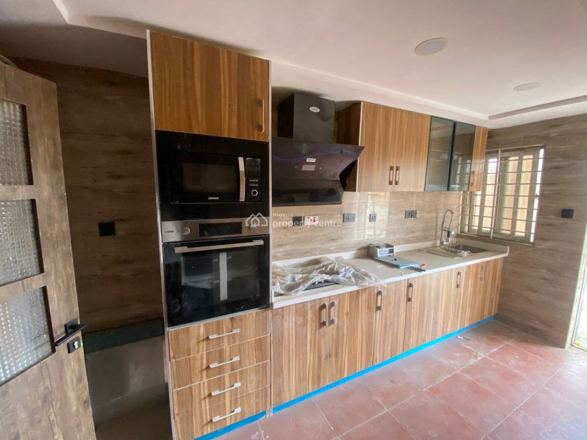 Luxury 3 Bedroom Apartment with Bq and Good Fittings, Lekki Phase 1, Lekki, Lagos, Flat / Apartment for Rent