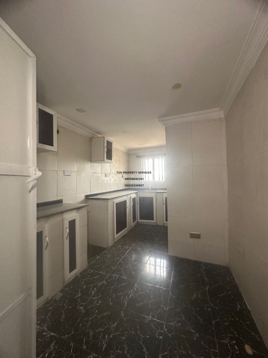 3 Bedroom All Rooms Ensuite Flat (up), Off Herbert Macaulay Way, Yaba, Lagos, Flat / Apartment for Rent