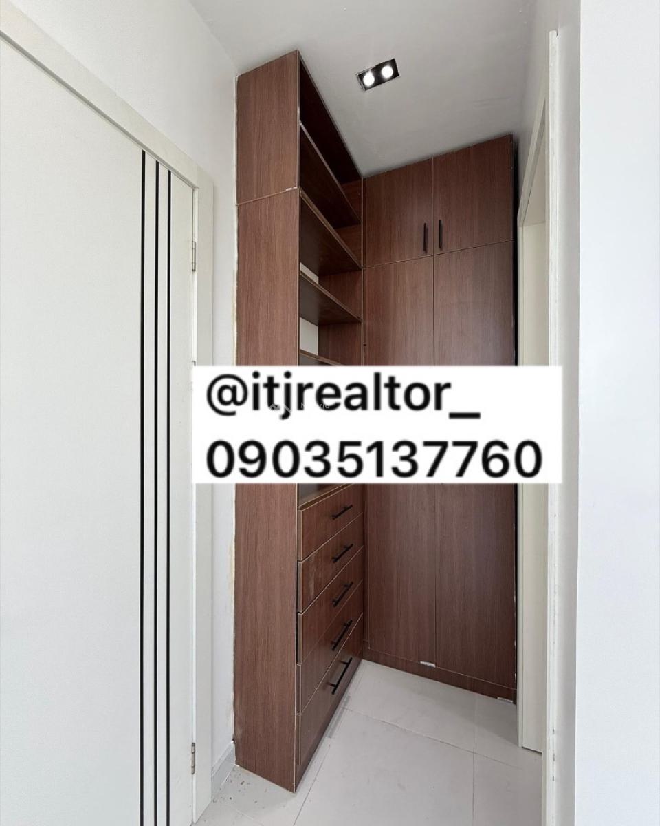 Luxury 2 Bedroom Apartment with Bq, Ologolo, Ologolo, Lekki, Lagos, Block of Flats for Sale
