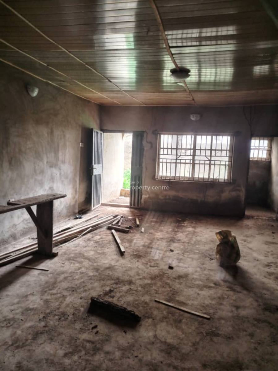 Twin Flat of 3 Bedroom on a Plot of Land, Bada Estate, Close to Kolapo Ishola Gra, Akobo, Ibadan, Oyo, Block of Flats for Sale