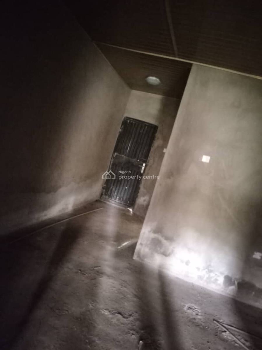Twin Flat of 3 Bedroom on a Plot of Land, Bada Estate, Close to Kolapo Ishola Gra, Akobo, Ibadan, Oyo, Block of Flats for Sale