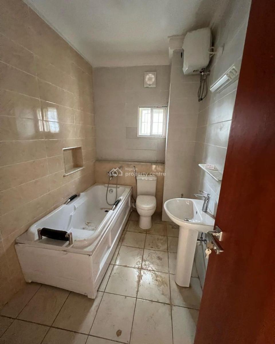 a Well-built Spacious & Serviced 3bedroom Flat, Diplomatic Zone ( Video of The Apartment Is Attached), Katampe Extension, Katampe, Abuja, Flat / Apartment for Sale