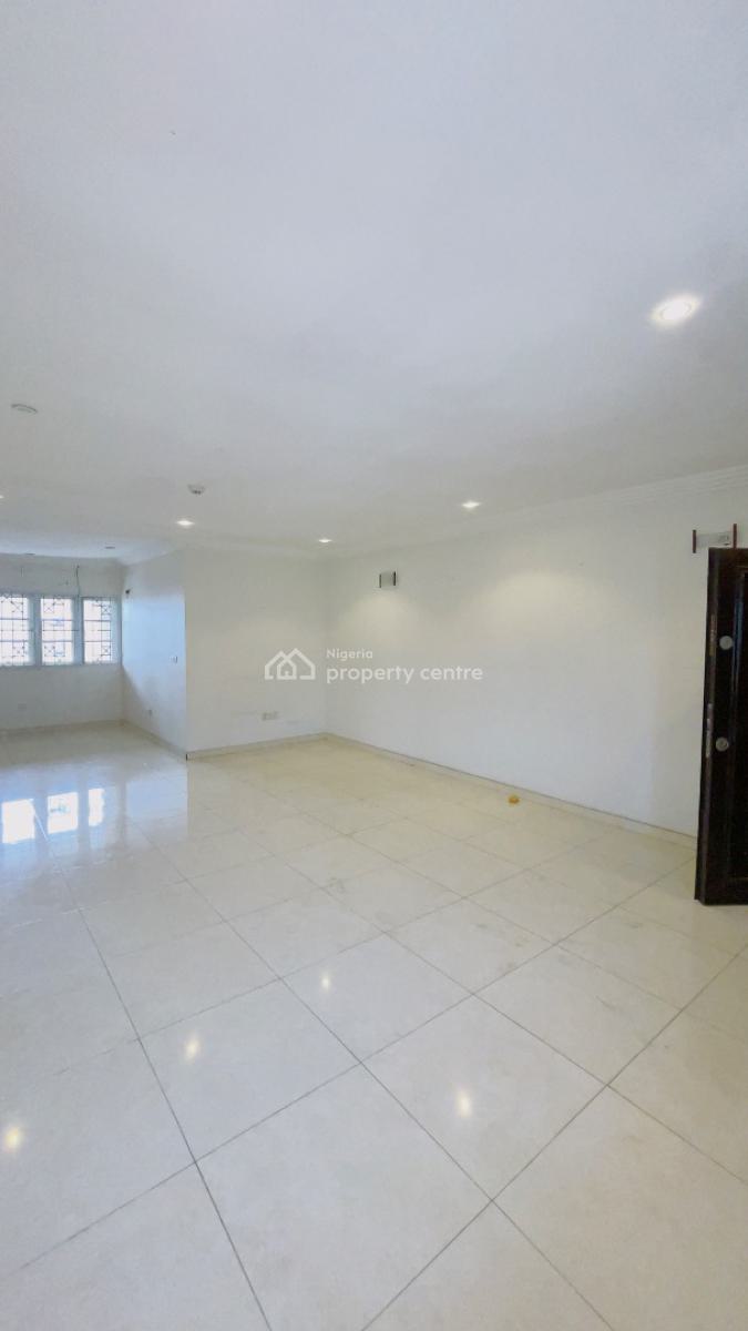 Spacious 3bedroom Flat Upstairs with a Room Bq, Off Gbangbala Street, Ikate Elegushi, Lekki, Lagos, Flat / Apartment for Rent