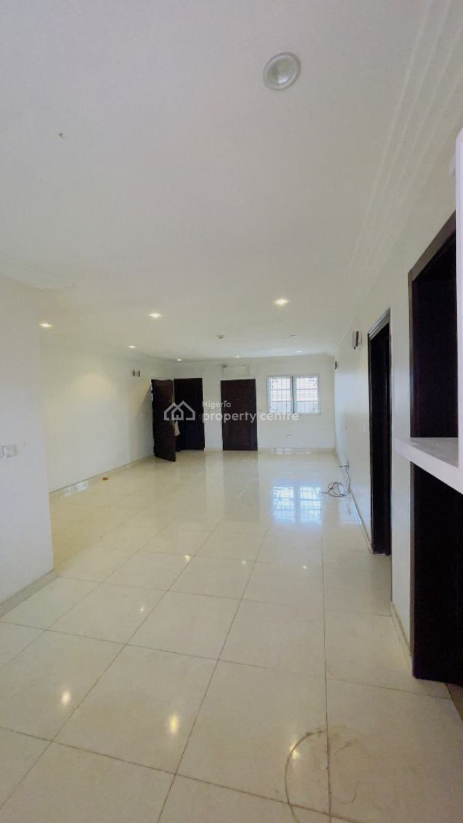Spacious 3bedroom Flat Upstairs with a Room Bq, Off Gbangbala Street, Ikate Elegushi, Lekki, Lagos, Flat / Apartment for Rent