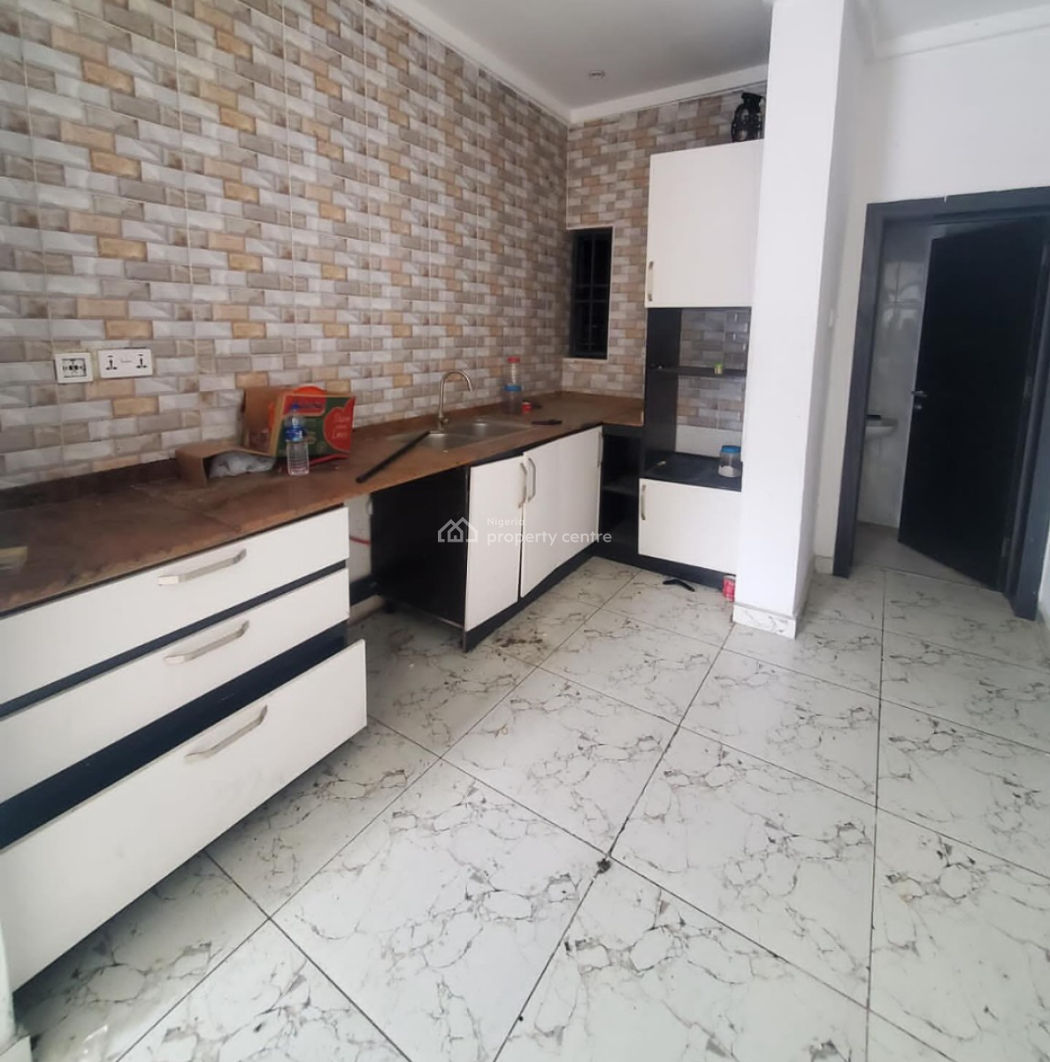 2 Bedroom Apartment Fully Serviced, Orchid Road, Lekki, Lagos, Flat / Apartment for Rent