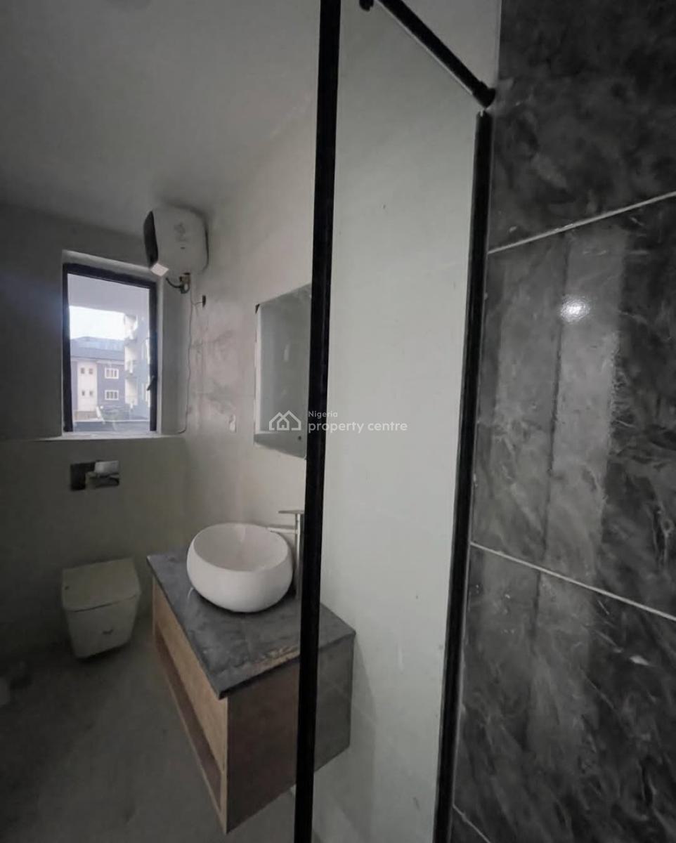 Newly Built and Serviced with 24/7 Power Supply 3 Bedroom En-suite Fla, Ikate, Lekki, Lagos, Flat / Apartment for Rent