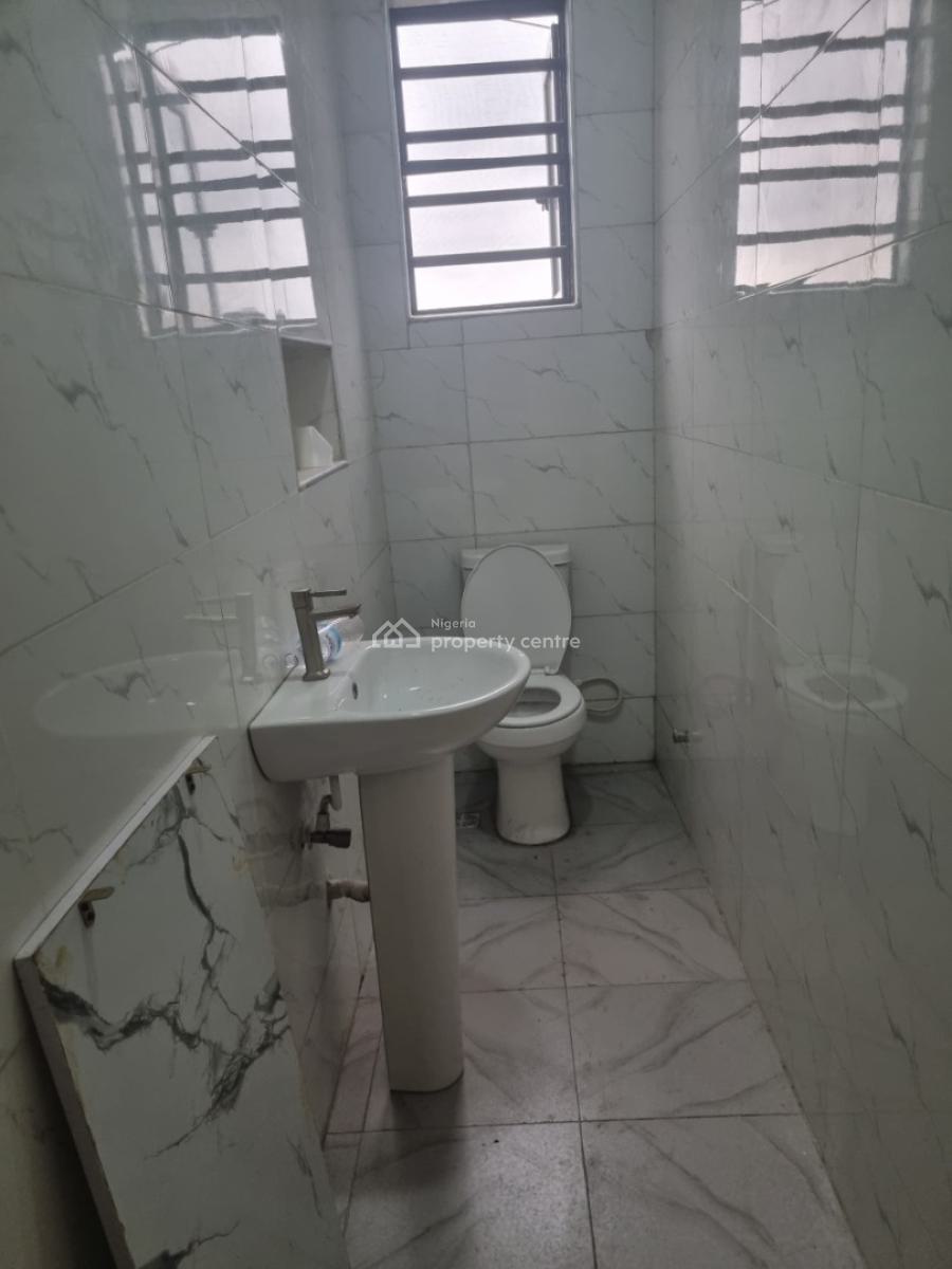 2 Bedroom Flat Apartment, Opposite Omole Phase1, Ojodu, Lagos, Flat / Apartment for Rent