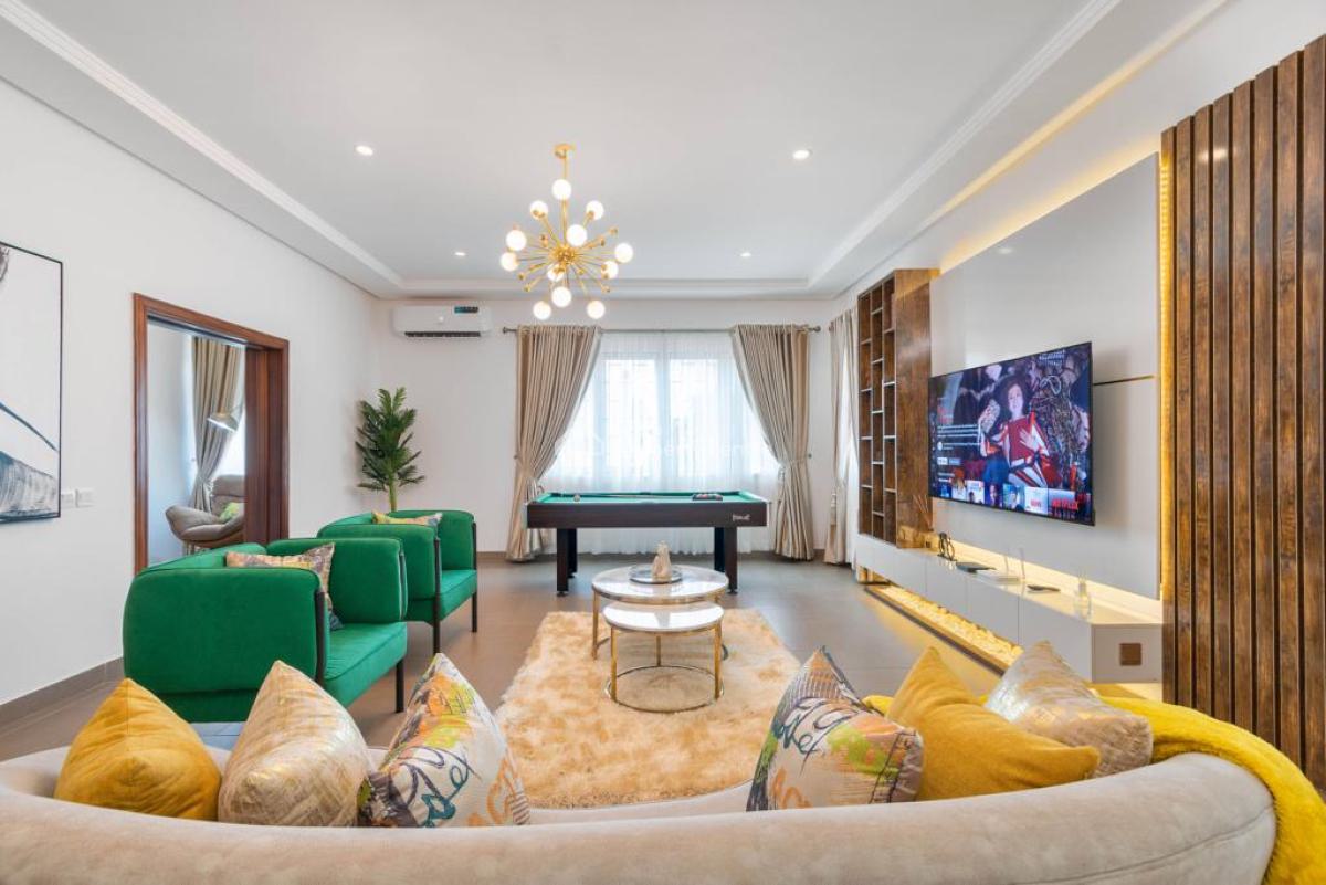 Beautiful 2 Bedroom Apartment with Snooker Board, 19c Bashorun Okusanya Street, Off Admiralty Way, Lekki Phase 1, Lekki, Lagos, Flat / Apartment Short Let