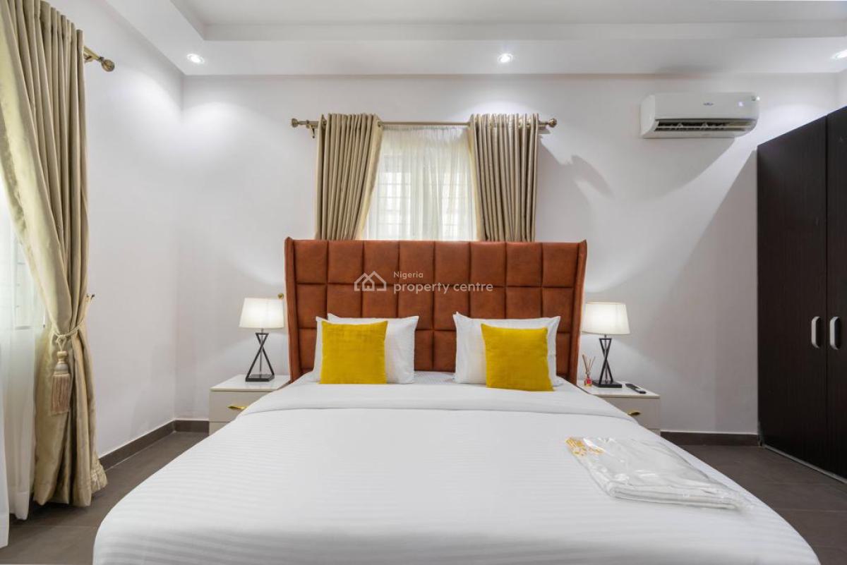Cozy and Spacious 3 Bedroom Apartment with Snooker Board, 19c Bashorun Okusanya Street, Off Admiralty, Lekki Phase 1, Lekki, Lagos, Flat / Apartment Short Let