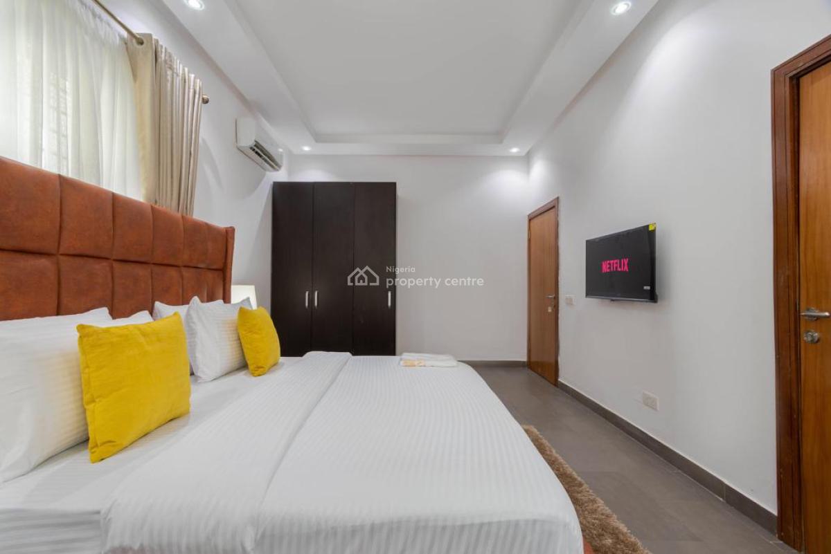 Cozy and Spacious 3 Bedroom Apartment with Snooker Board, 19c Bashorun Okusanya Street, Off Admiralty, Lekki Phase 1, Lekki, Lagos, Flat / Apartment Short Let