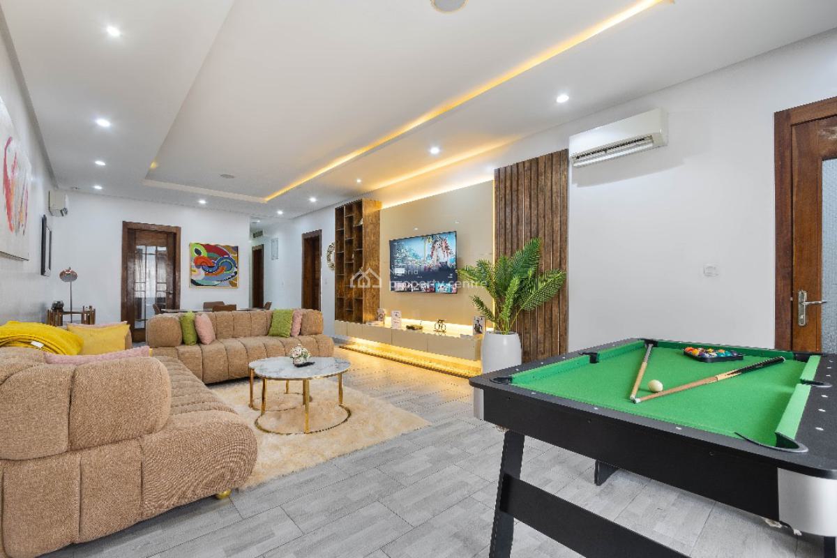 Cozy 3 Bedrooms Apartment with Swimming Pool and Snooker Board, Hunponu Wusu Street, Lekki Phase 1, Lekki, Lagos, Flat / Apartment Short Let