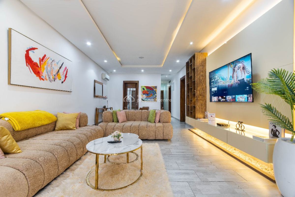 Cozy 3 Bedrooms Apartment with Swimming Pool and Snooker Board, Hunponu Wusu Street, Lekki Phase 1, Lekki, Lagos, Flat / Apartment Short Let