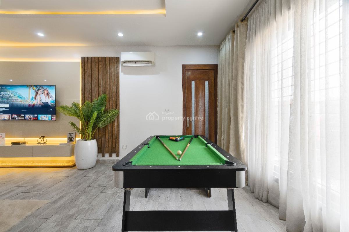 Cozy 3 Bedrooms Apartment with Swimming Pool and Snooker Board, Hunponu Wusu Street, Lekki Phase 1, Lekki, Lagos, Flat / Apartment Short Let