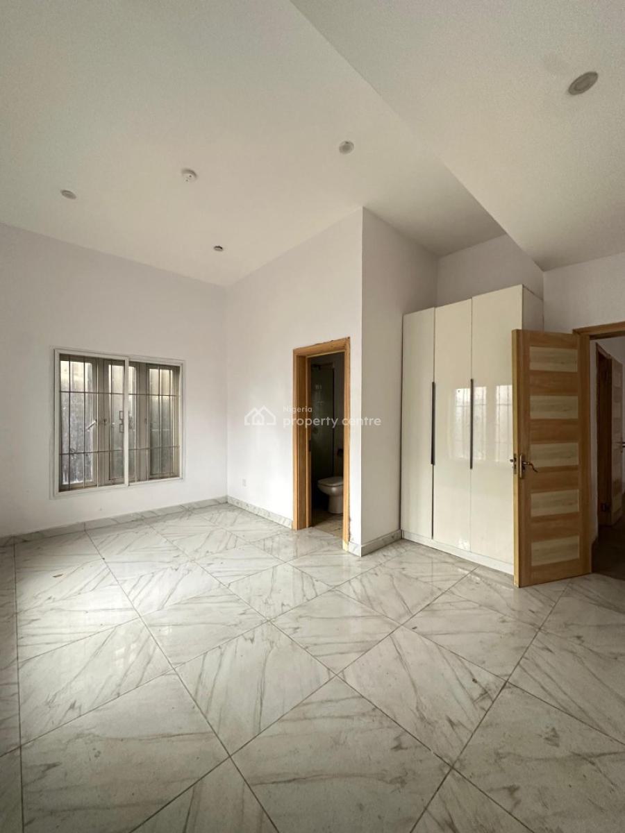 2bedroom Apartment, Lekki Phase 1, Lekki, Lagos, Flat / Apartment for Sale