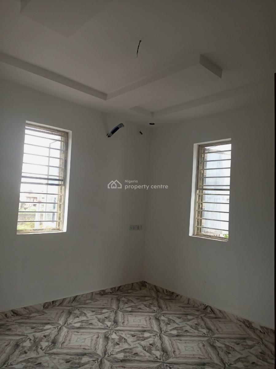Newly Built 2 Bedroom, Hotel Bus Stop Bucknor Estate Jakande Axis., Isolo, Lagos, Flat / Apartment for Rent